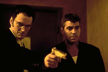 Richy (Quentin Tarantino, li.) und Seth (George Clooney) haben ein paar Fragen (Foto: Studiocanal)