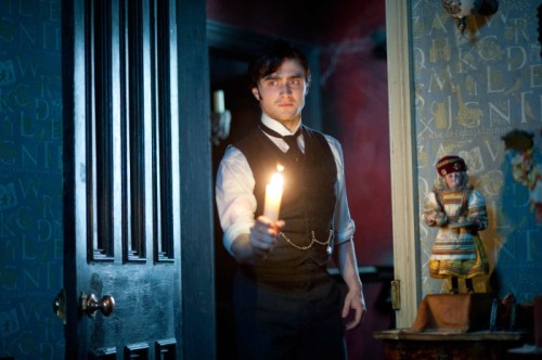 Arthur Kipps (Daniel Radcliffe) geht ein Licht auf (Foto: Concorde Filmverleih GmbH)